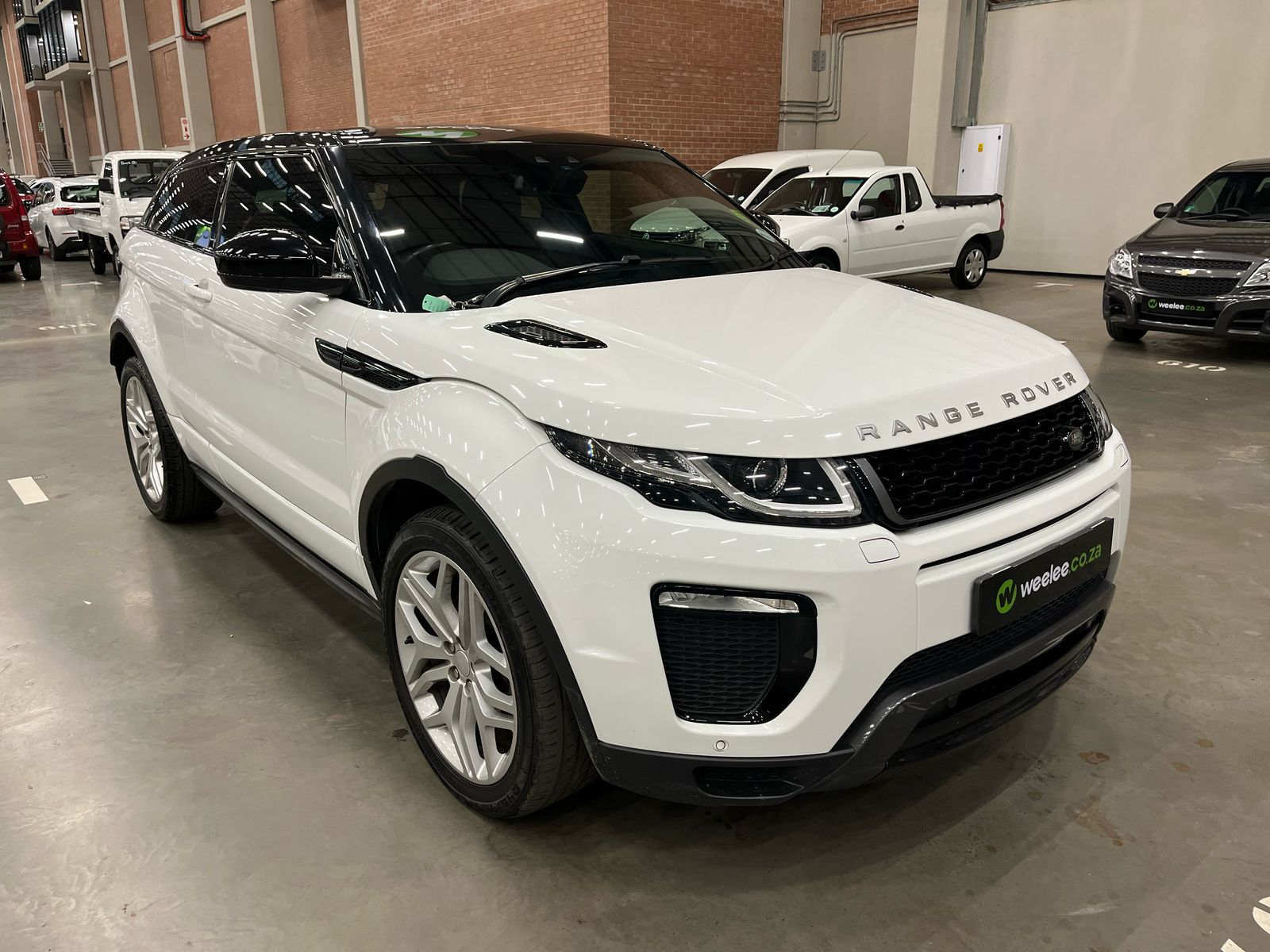 Range Rover Evoque 2 Doornull