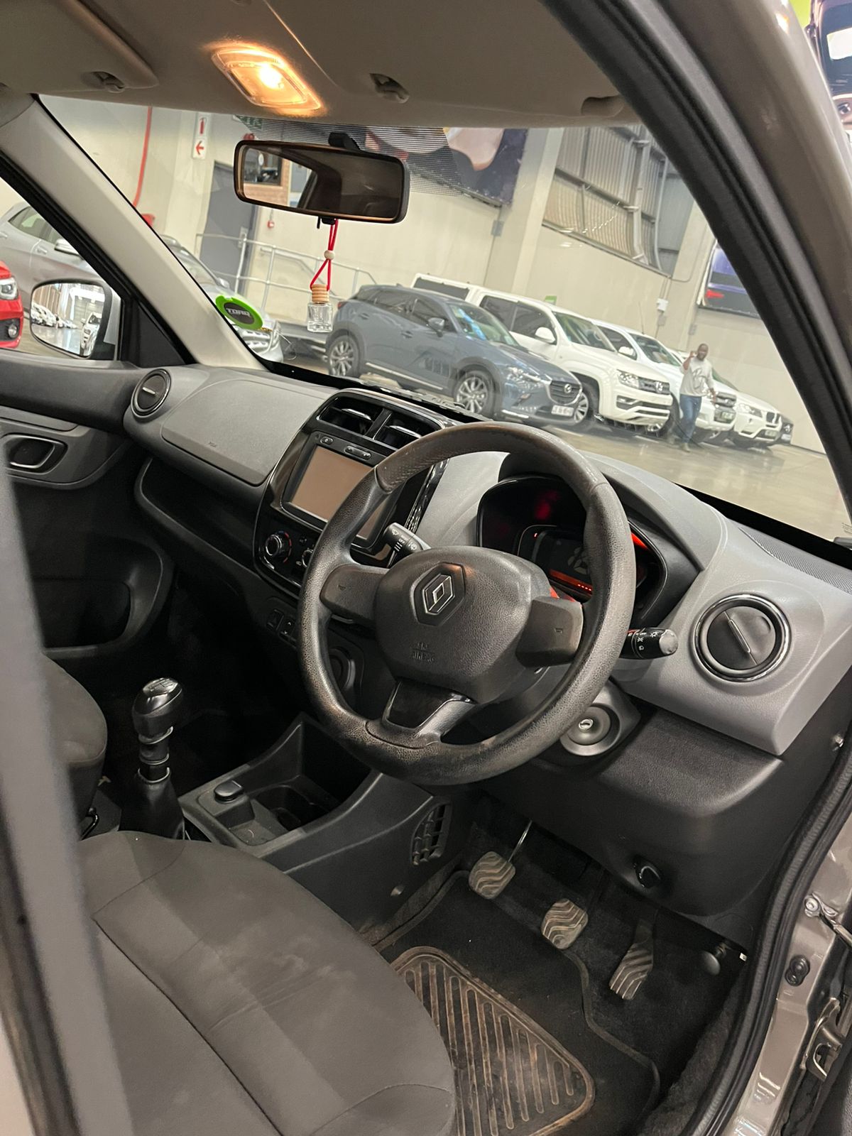 2017 Renault Kwid 1.0 Dynamique 5 Door Q2FyTGlzdGluZzozNjY5NjM R89000 ...