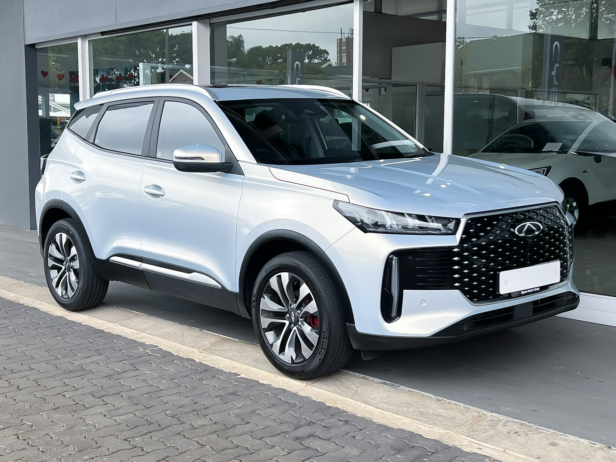 2025 Chery Tiggo Cross 1 5T Elite DCT Q2FyTGlzdGluZzozODIxOTU R409900 
