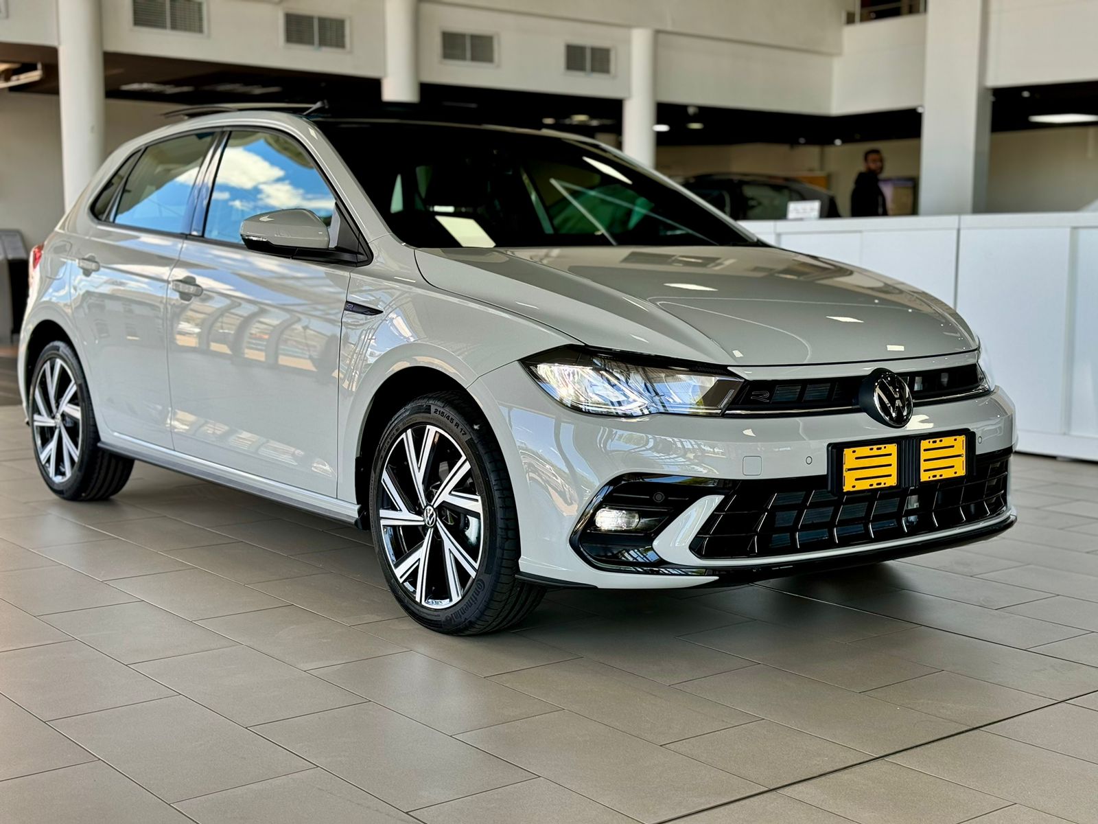 2024 Volkswagen VW Polo 1 0 TSi R Line 85kW Q2FyTGlzdGluZzozNjM4MzQ 