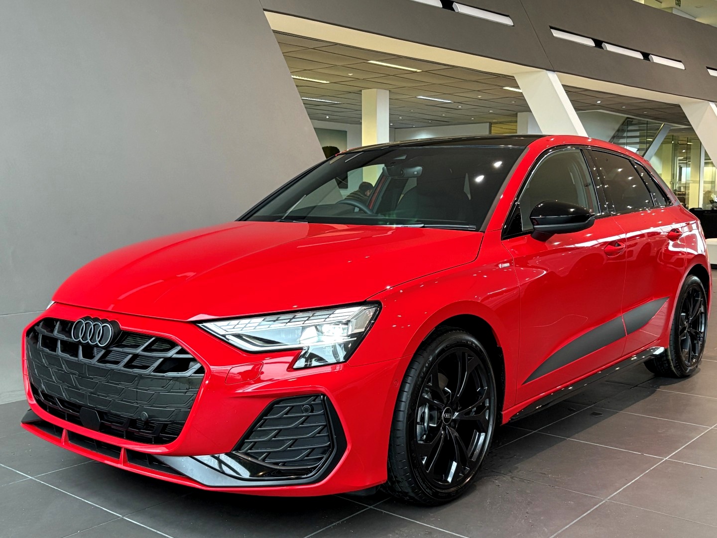 2025 Audi A3 Sportback 35 TFSi Black Edition Q2FyTGlzdGluZzo0NjY4MzI 2025-audi-a3-sportback-35-tfsi-black-edition-q2fytglzdgluzzo0njy4mzi