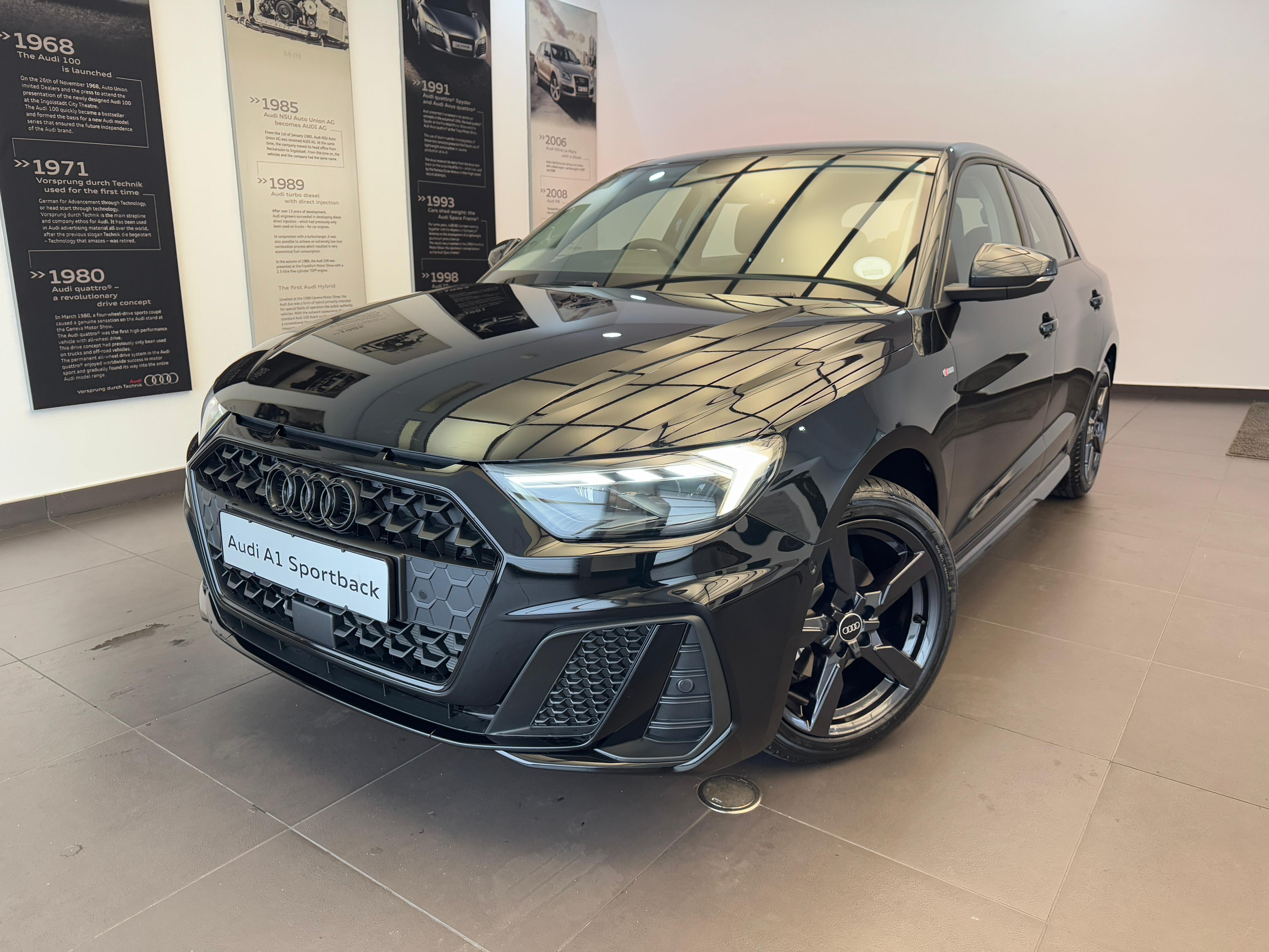2025 Audi A1 Sportback 1.0 T FSi Black Edition S-tronic 30 TFSI ...