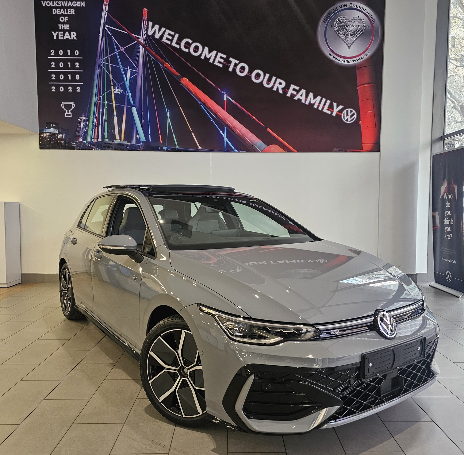 Golf 8 R Line Review 2025 Volkswagen VW Golf 8 1.4 TSi R-Line Plus Q2FyTGlzdGluZzo0NzU5MDk ...
