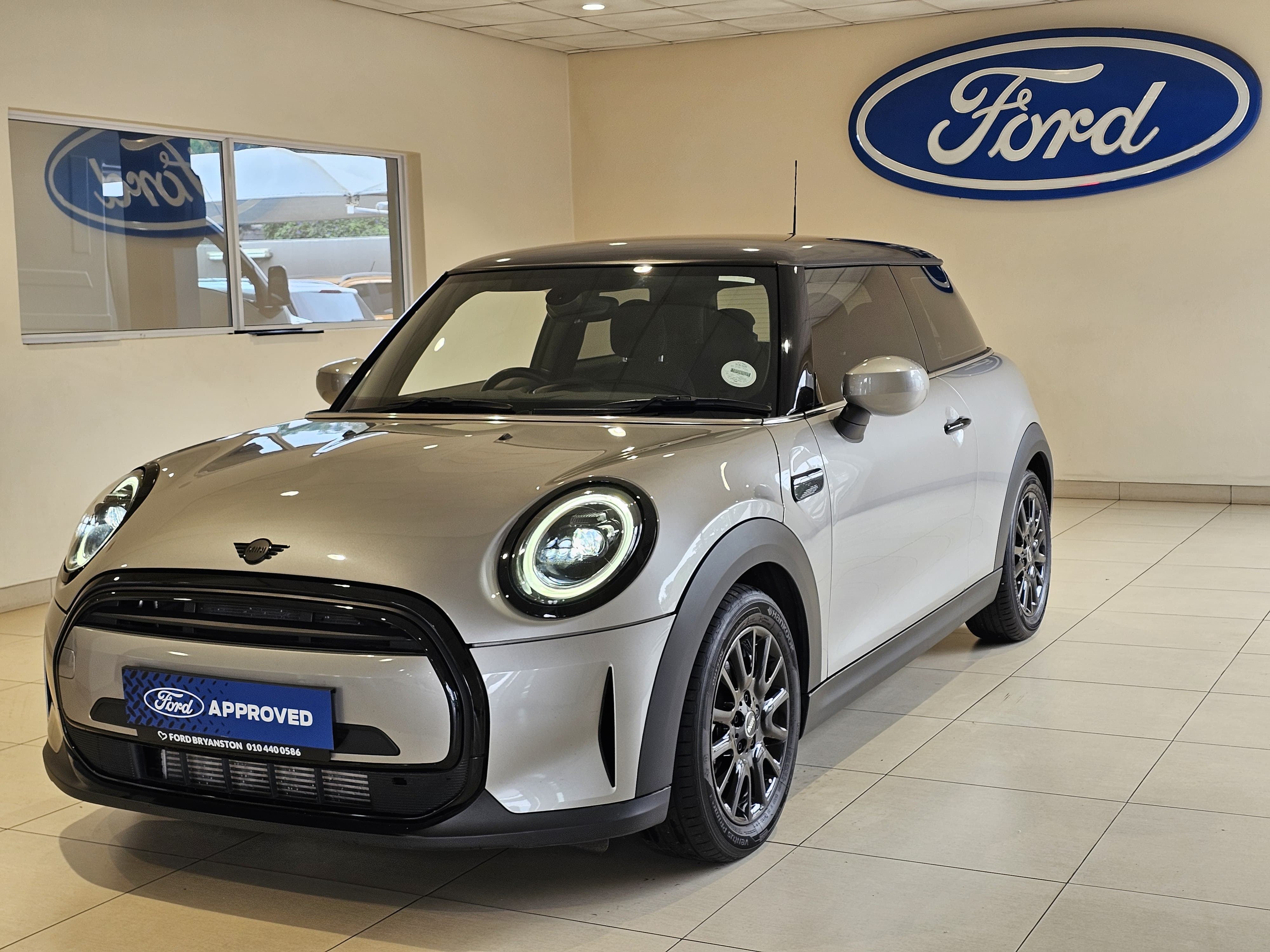2023 MINI One 1.5T Auto Q2FyTGlzdGluZzo0NDI1Nzk R349890 | Avo Auto