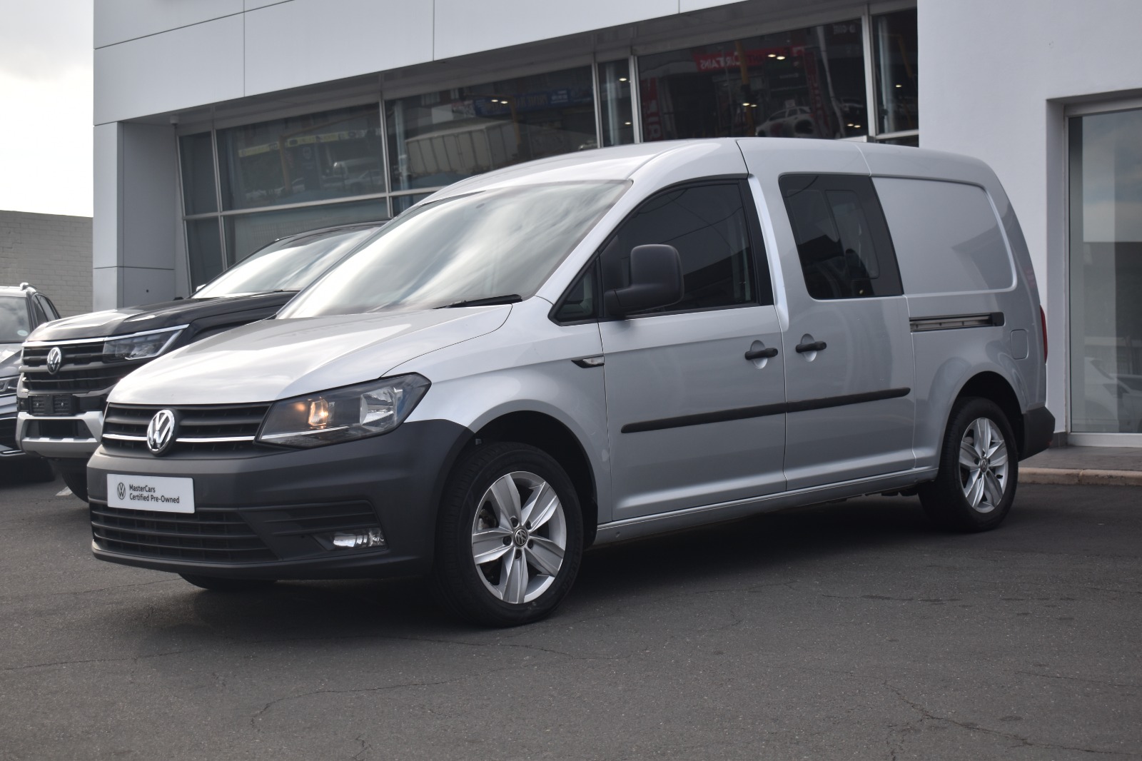 2021 Volkswagen VW Caddy 2.0 TDi Maxi Crewbus Q2FyTGlzdGluZzo0NjY5NTg ...
