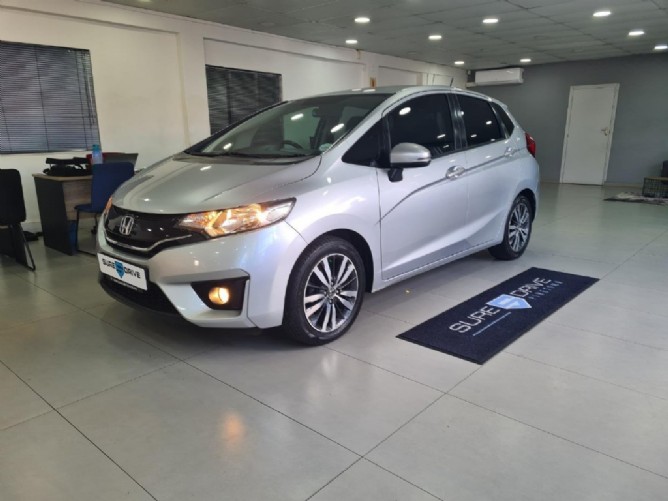 2015 Honda Jazz Dynamic CVT Q2FyTGlzdGluZzozNTYwOTM R179990