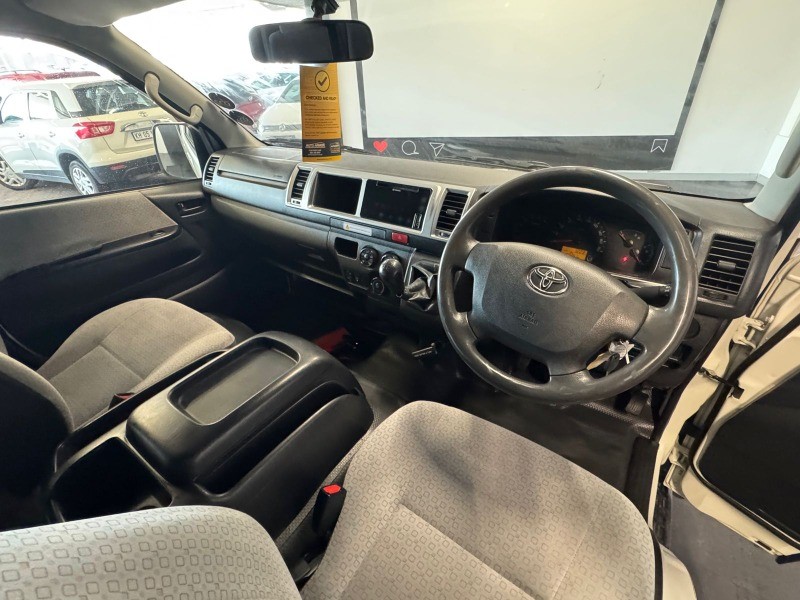 2022 Toyota Quantum HIACE 2.5 D-4D 14 Seat Q2FyTGlzdGluZzo1MDk1MjI