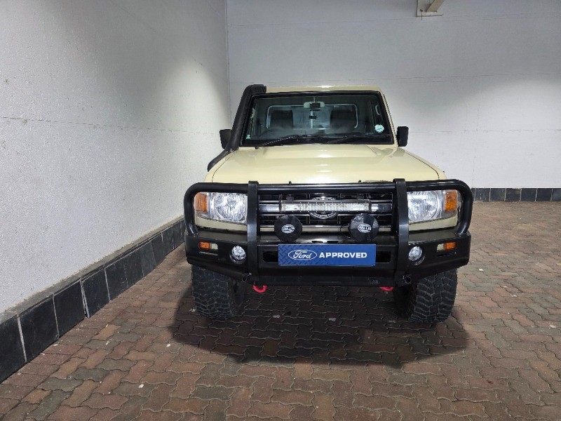 2018 Toyota Land Cruiser 79 4.0 Pick Up Q2FyTGlzdGluZzo2Nzk3MTQ