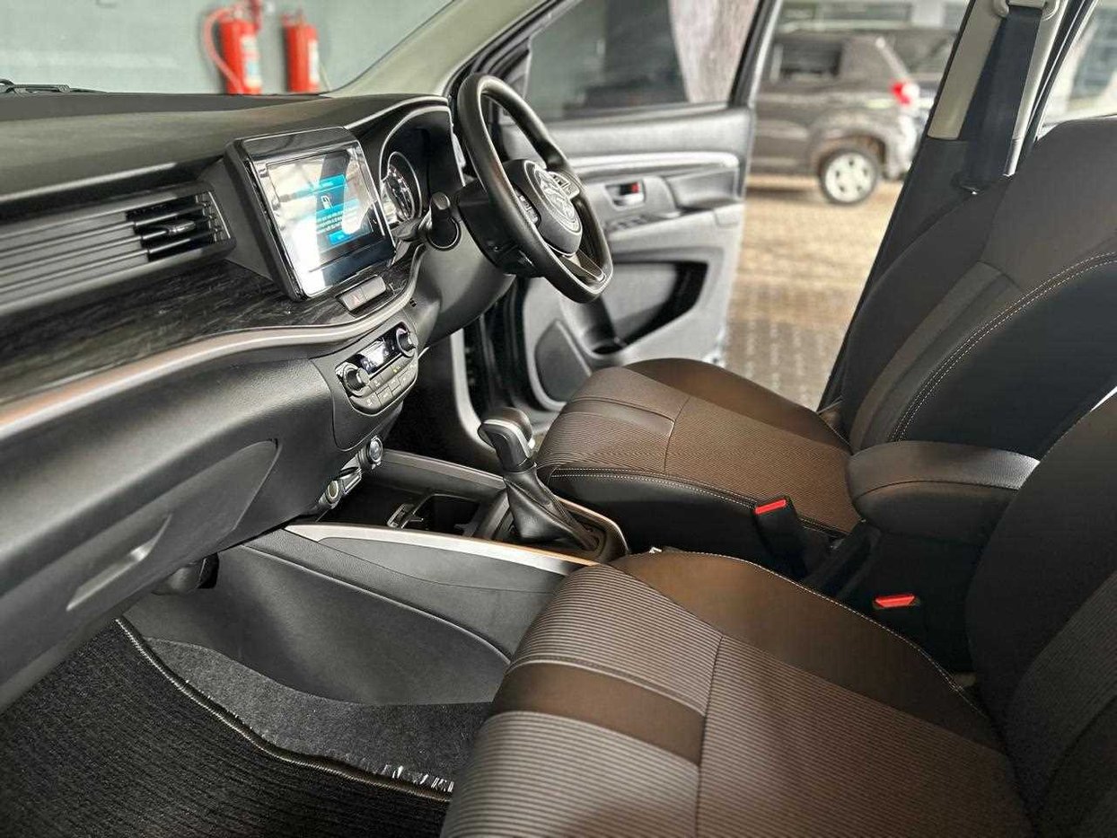 2025 Suzuki XL6 1.5 GL Auto Q2FyTGlzdGluZzozODk1OTI R372900 | Avo Auto