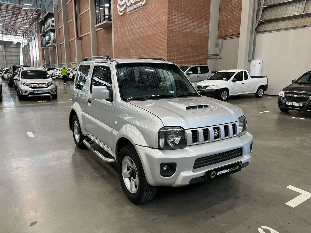 BRLページ 2014 Suzuki Jimny 1.3 Q2FyTGlzdGluZzo0MzkwNjU R179900 | Avo Auto