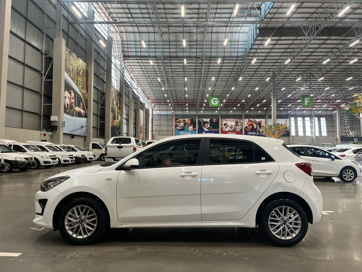 rio様 2023-kia-rio-vi-1.4-lx-5-door-