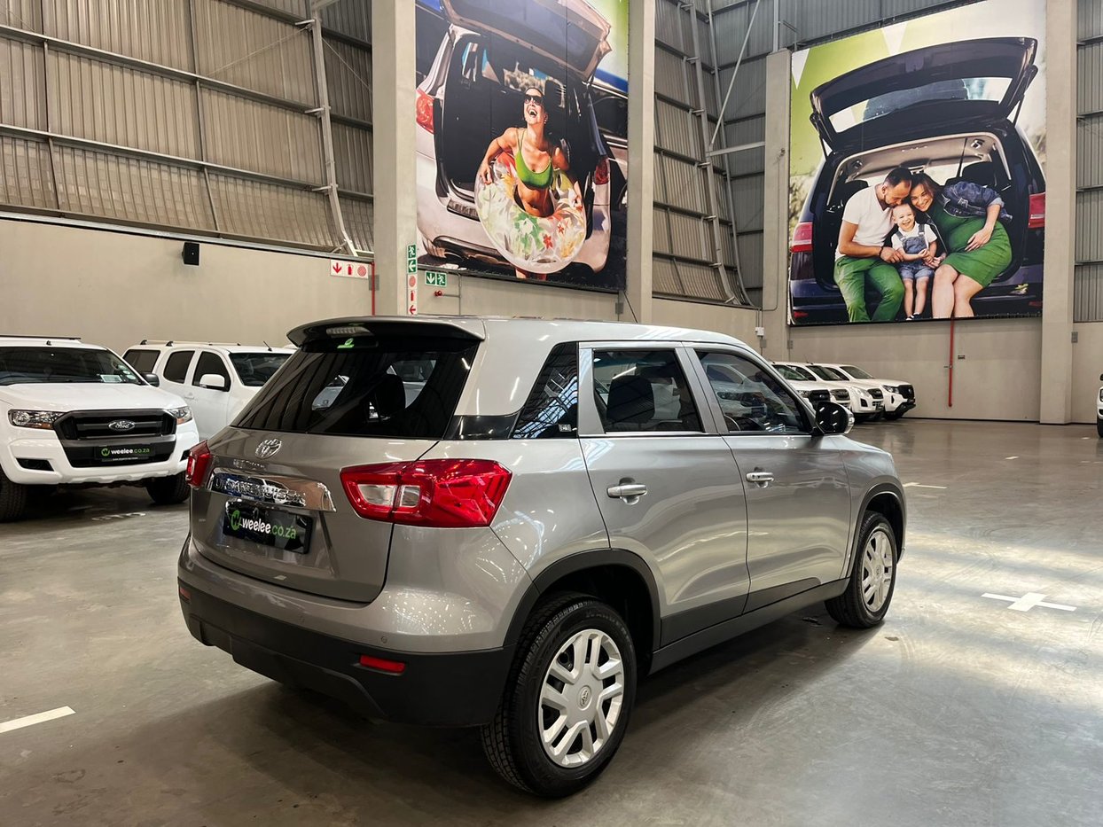 2022 Toyota Urban Cruiser 1.5 Xi Q2FyTGlzdGluZzo0OTAzMDA R244900