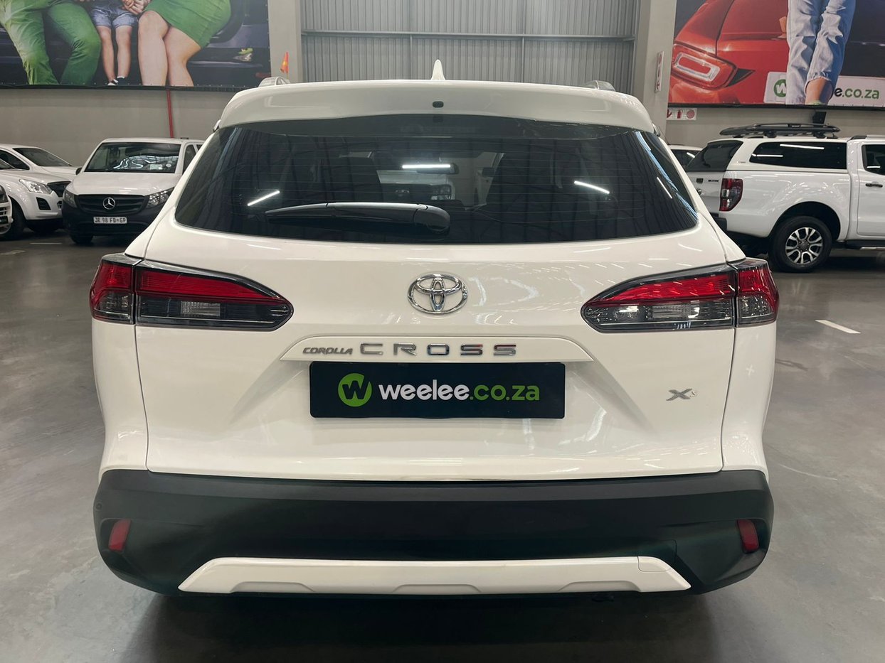 2023 Toyota Corolla Cross 1.8 XS Q2FyTGlzdGluZzo1MDc0MjY R359500