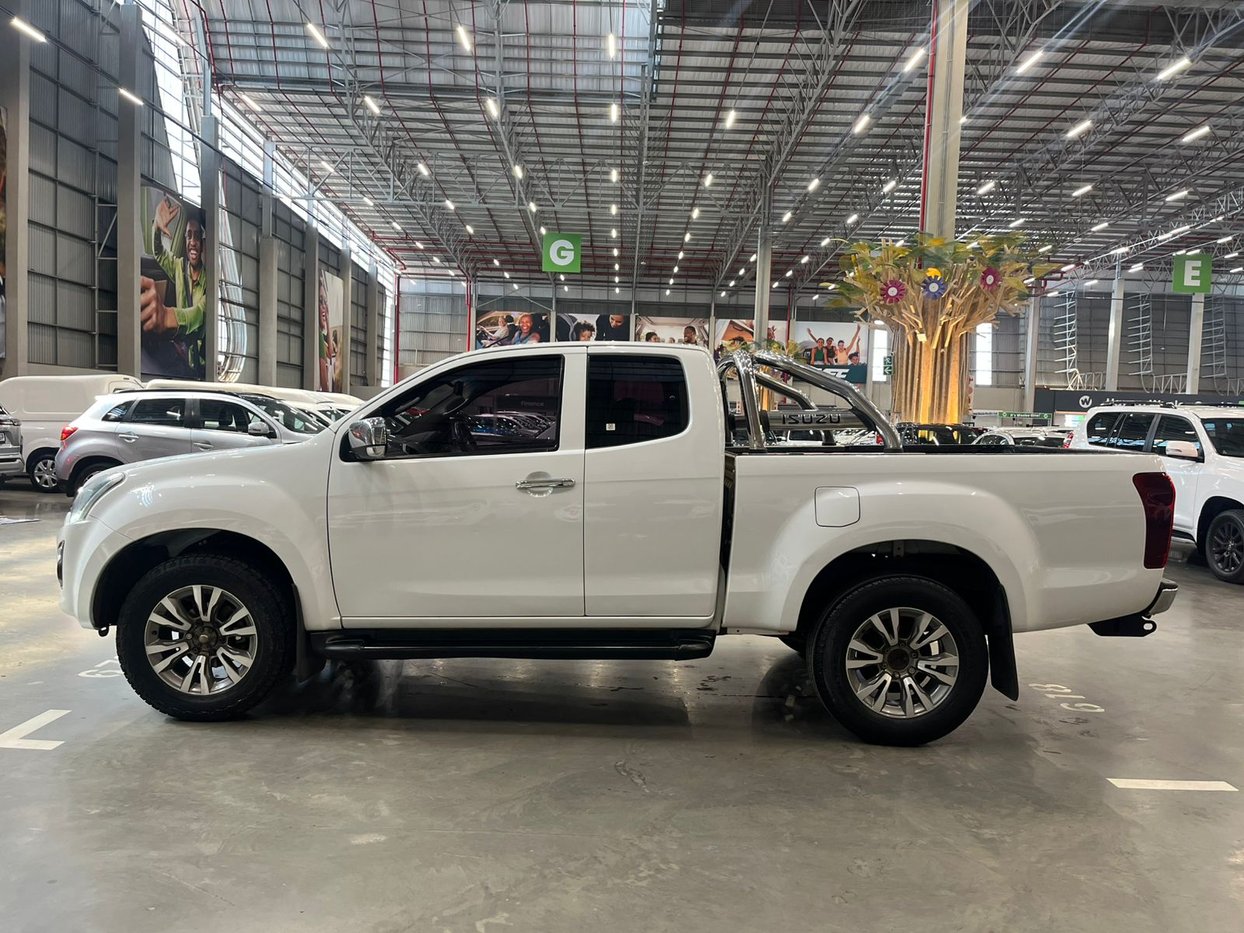2017 Isuzu KB 300 D-TEQ LX 130 kW Extended Cab Auto
