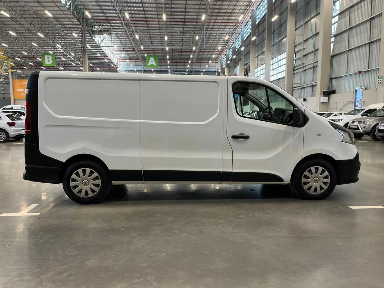 2018 Renault Trafic DCI FC Panel Van Q2FyTGlzdGluZzoyNjUyOTg