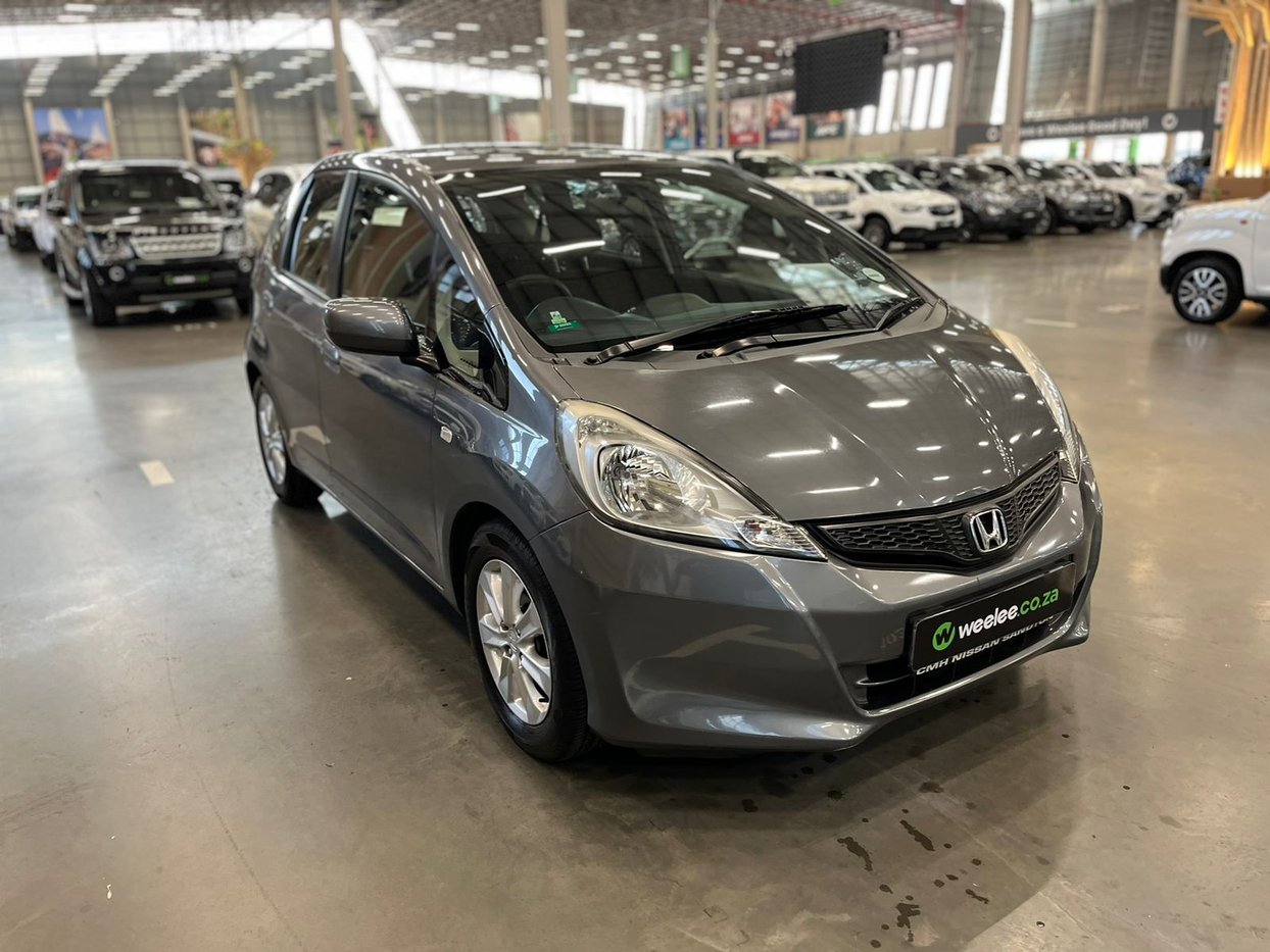 2011 Honda Jazz 1.3 Comfort CVT Q2FyTGlzdGluZzozMTM4MjA R129500