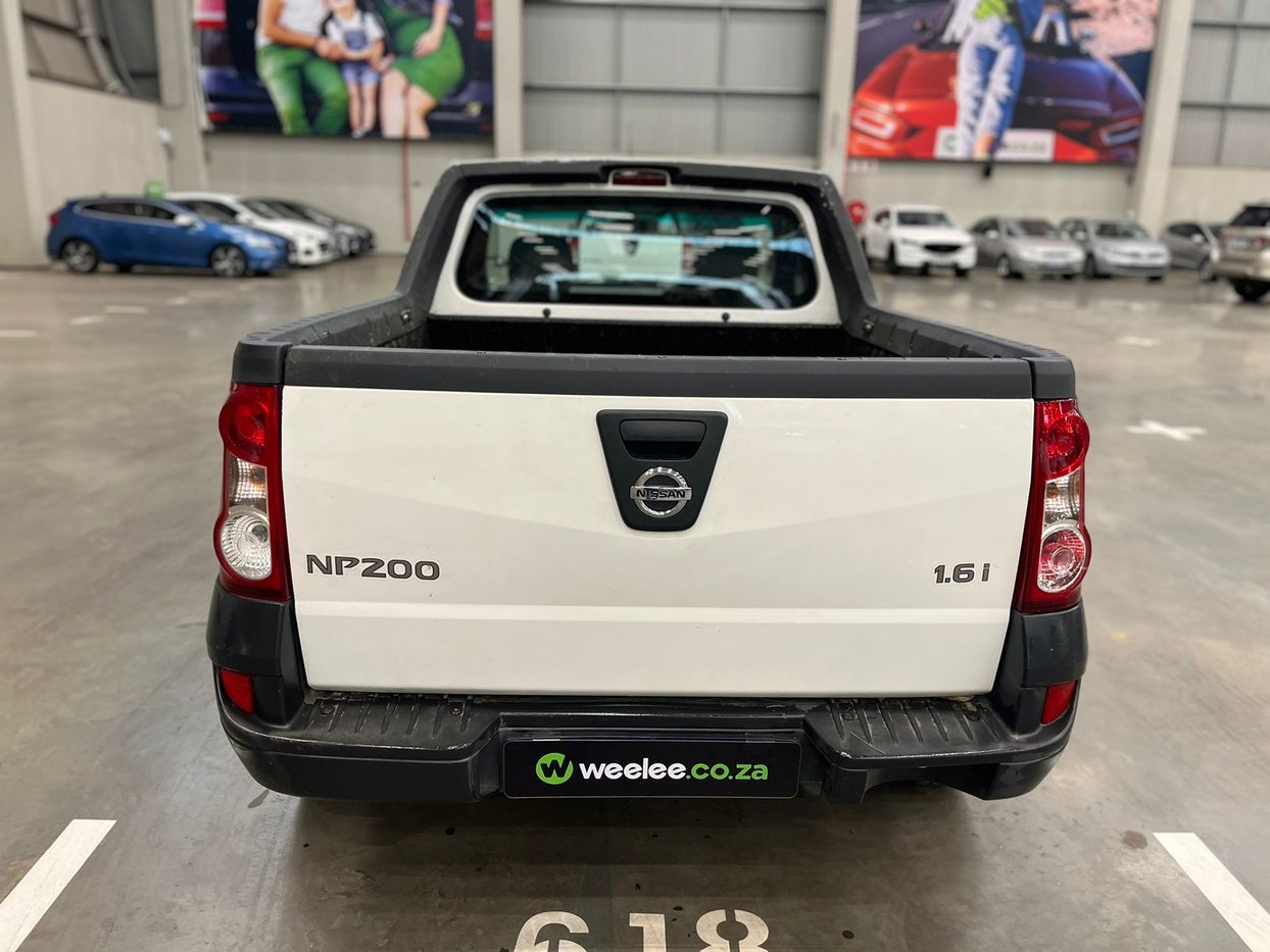 Np200 Rear Panel 2014 Nissan NP 200 NP200 1.6 8V Q2FyTGlzdGluZzozMzQxOTU R129900 | Avo Auto