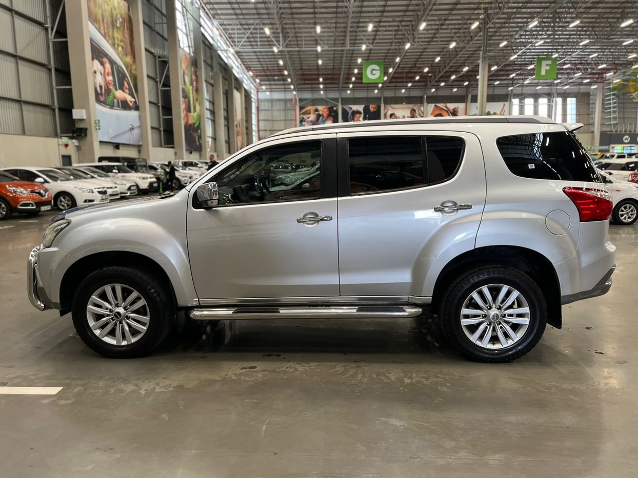 2018 Isuzu MU-X 3.0 Auto Q2FyTGlzdGluZzozNjkxMjY R269500 2018 Isuzu MU-X 3.0 Auto Q2FyTGlzdGluZzozNjkxMjY R269500