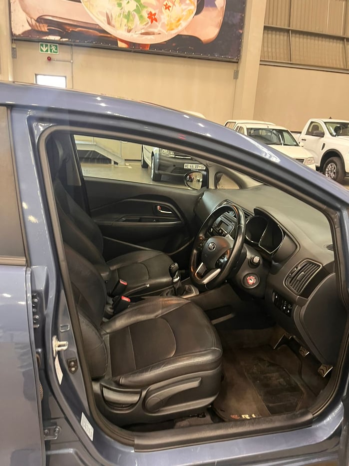 2017 Kia Rio V 1.4 TEC Hatch Q2FyTGlzdGluZzozOTgzMTc R179900 | Avo