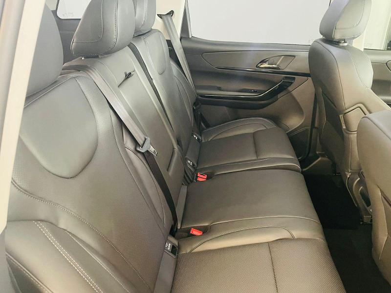2024 Mahindra XUV 700 2.0 AX7L Auto 7 Seater Q2FyTGlzdGluZzozNzMzNTc ...