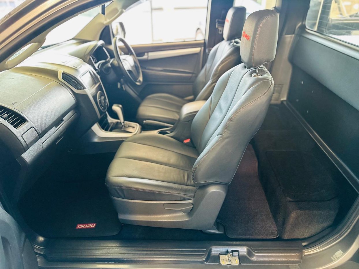 2015 Isuzu KB 300 D-TEQ LX 130 kW Extended Cab Auto
