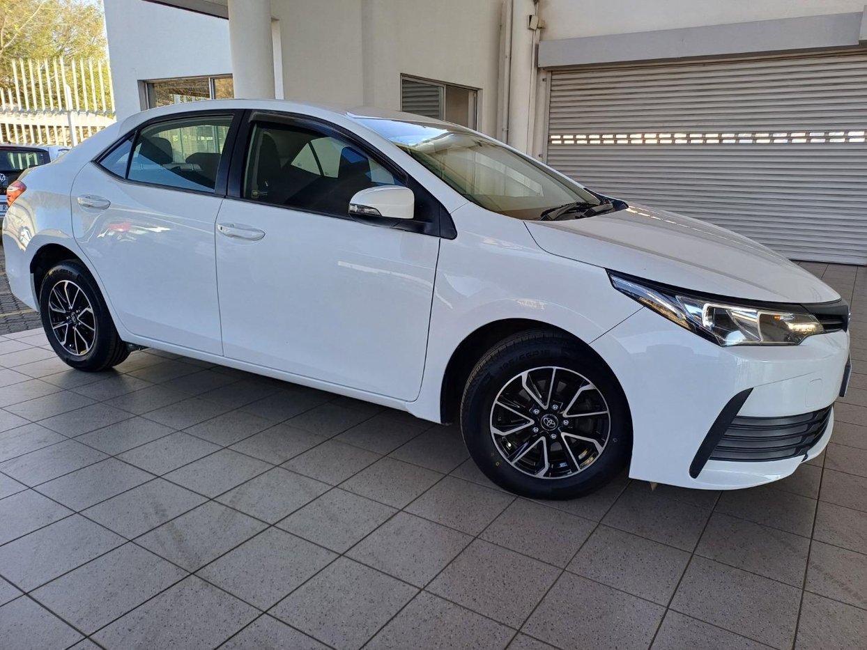 2021 Toyota Corolla 1.8 Quest Q2FyTGlzdGluZzo0OTUwNjY R199900