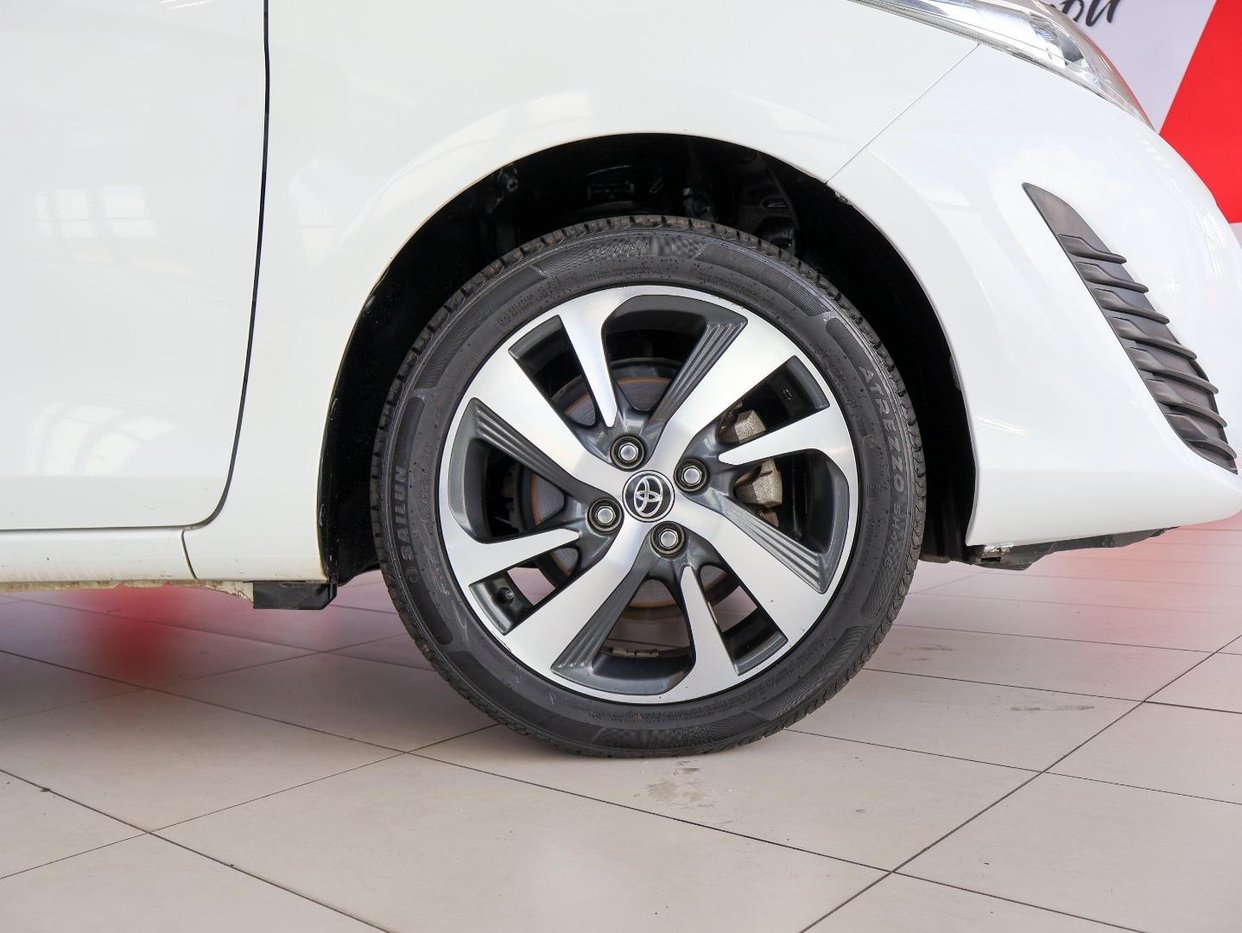 2019 Toyota Yaris 1.5 XS 5 Door Q2FyTGlzdGluZzo0MjY4Mjc R199990