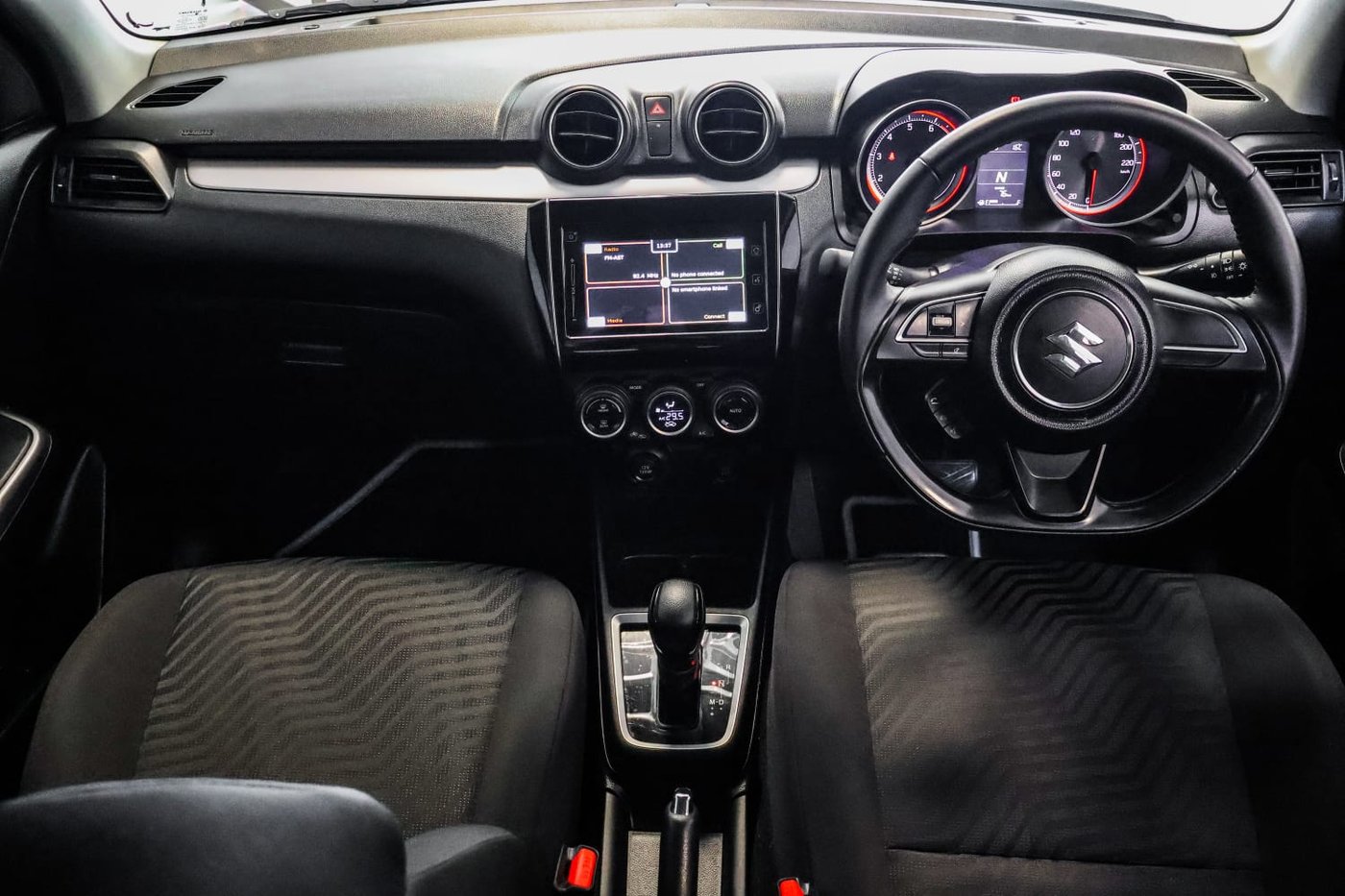 2023 Suzuki Swift 1.2 GLX Auto Q2FyTGlzdGluZzo0ODM1NTY R229900 | Avo Auto, image size:1400x933