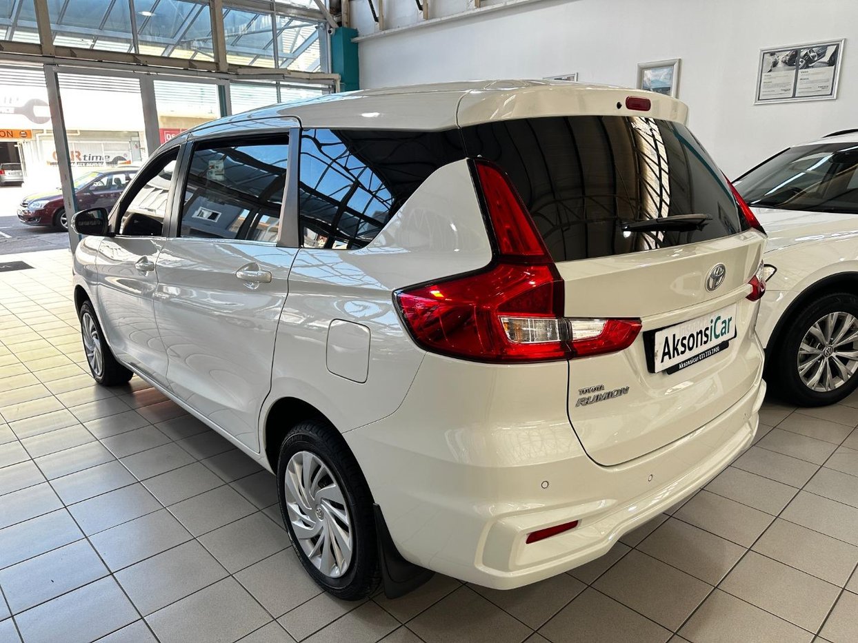 2023 Toyota Rumion 1.5 SX Q2FyTGlzdGluZzo0NzMwMDI R299990 | Avo Auto