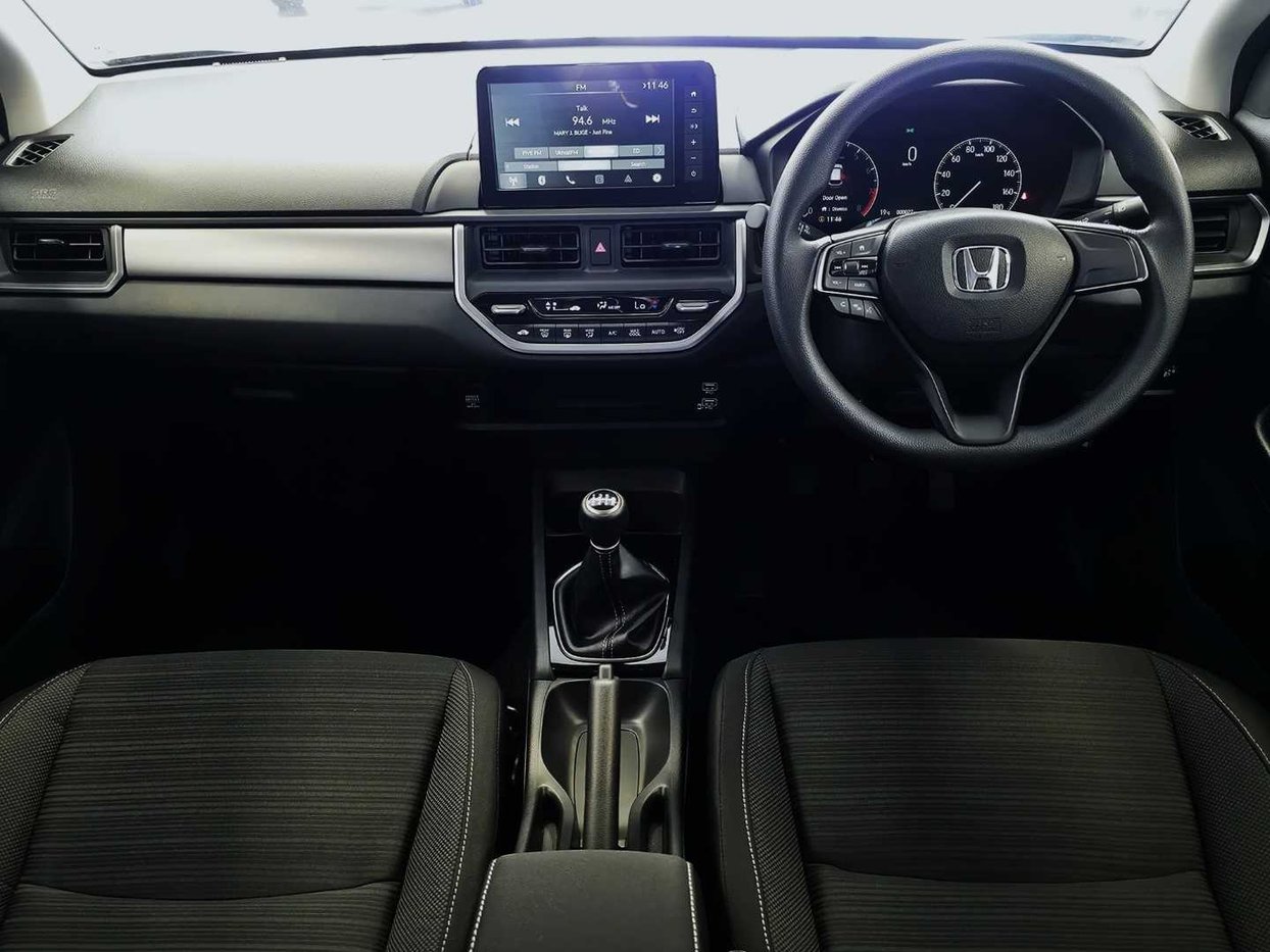 2025 Honda Elevate 1.5 Comfort Q2FyTGlzdGluZzo0OTQ3MjQ R314500