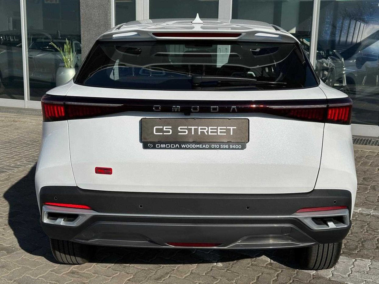 2025 Omoda C5 1.5 Street Q2FyTGlzdGluZzo0OTIzNzk R318900 | Avo Auto