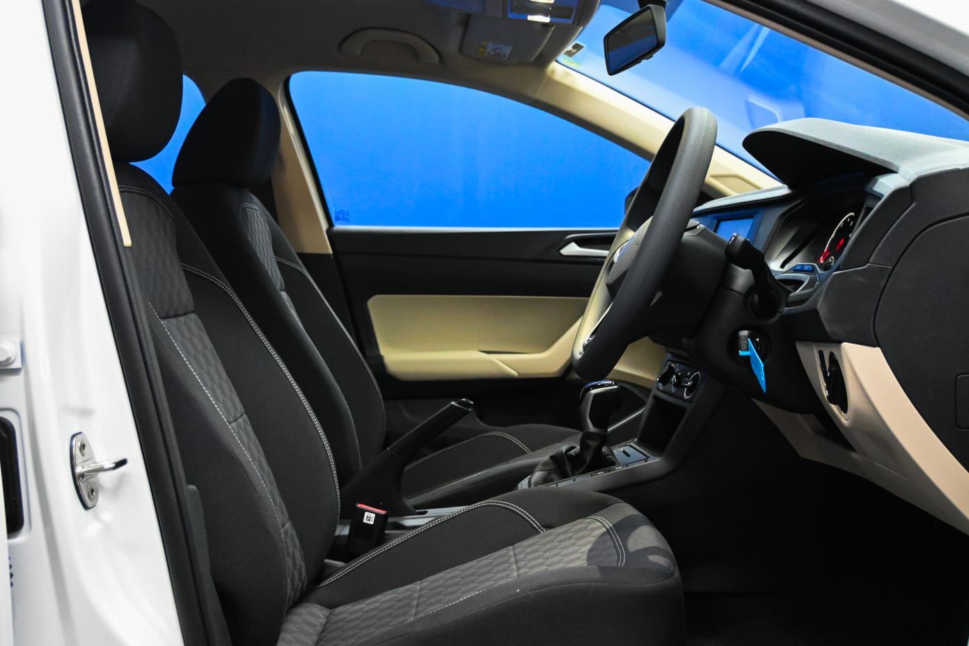 2025 Volkswagen VW Polo 1.6 Tiptronic Q2FyTGlzdGluZzo0MzUwMzE