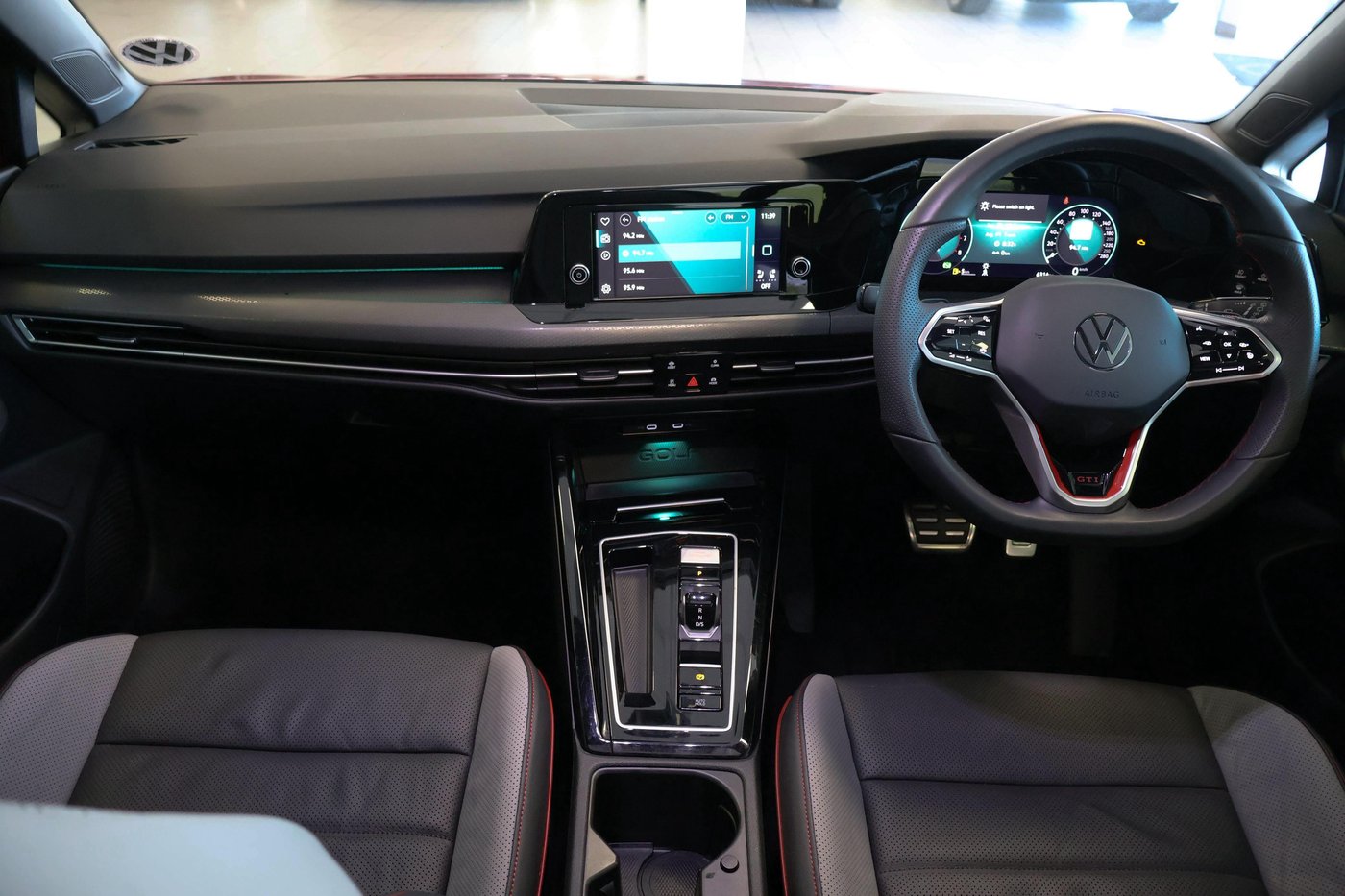 2025 Volkswagen VW Golf 8 GTi 2.0 TSi DSG Q2FyTGlzdGluZzo0NzI5ODk