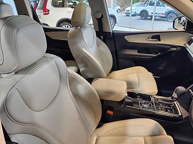 2025 Mahindra XUV 700 2.0 AX7L Auto 7 Seater Q2FyTGlzdGluZzozMjIwNzc ...