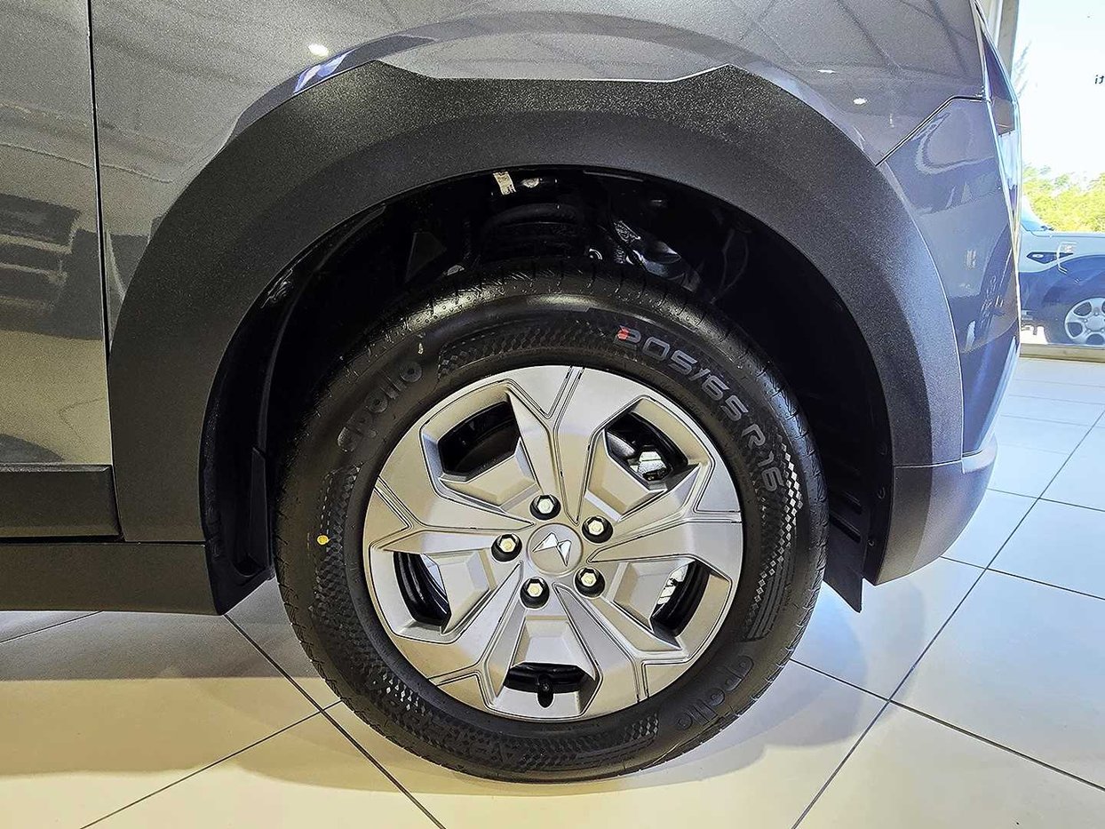 2024 Mahindra XUV 3XO 1.2T MX3 Q2FyTGlzdGluZzozNjg0NDc R274999