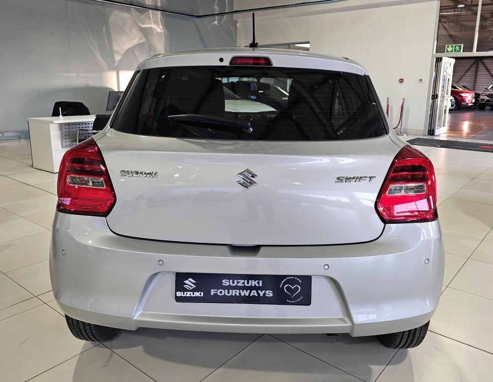 2023 Suzuki Swift 1.2 GLX Q2FyTGlzdGluZzo1MDEwMTk R209800 | Avo Auto