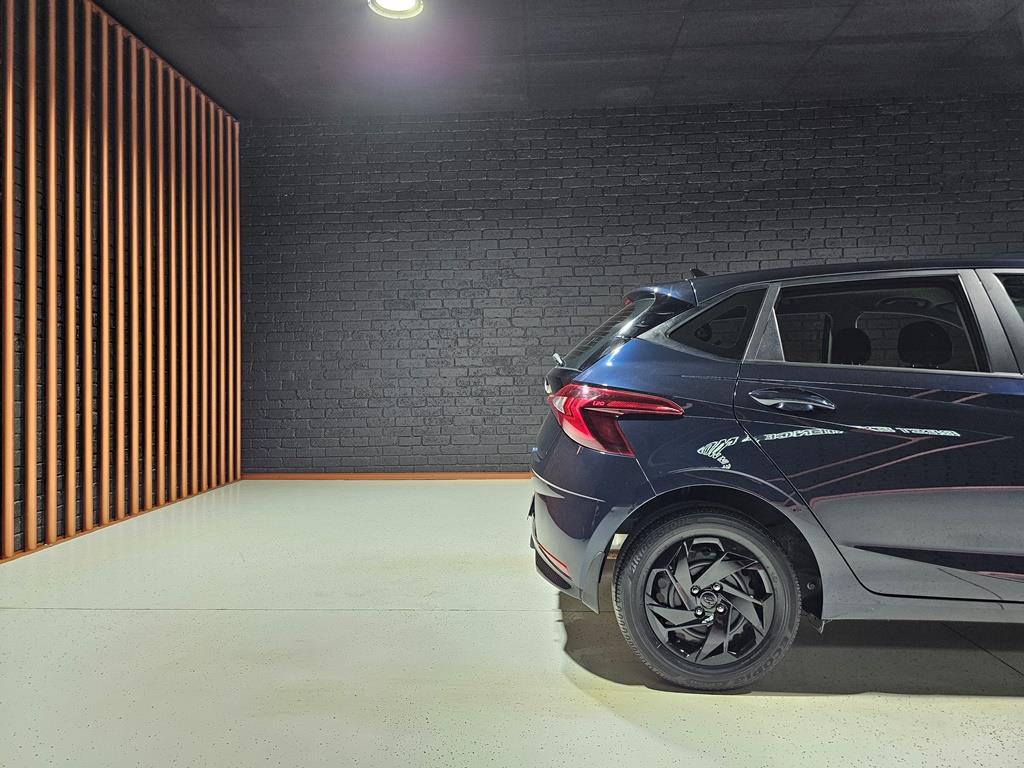 2021 Hyundai i20 1.2 Motion II Q2FyTGlzdGluZzozNTk3MjM R239900