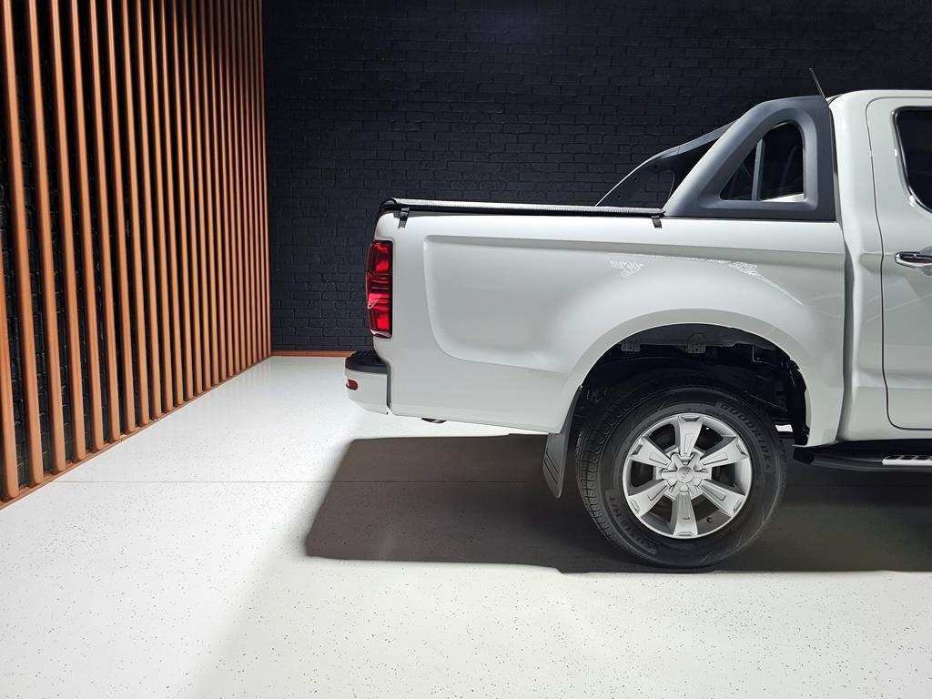 2024 JAC T6 2.0 VVT Lux Double Cab Q2FyTGlzdGluZzozNjM2NTc R299900