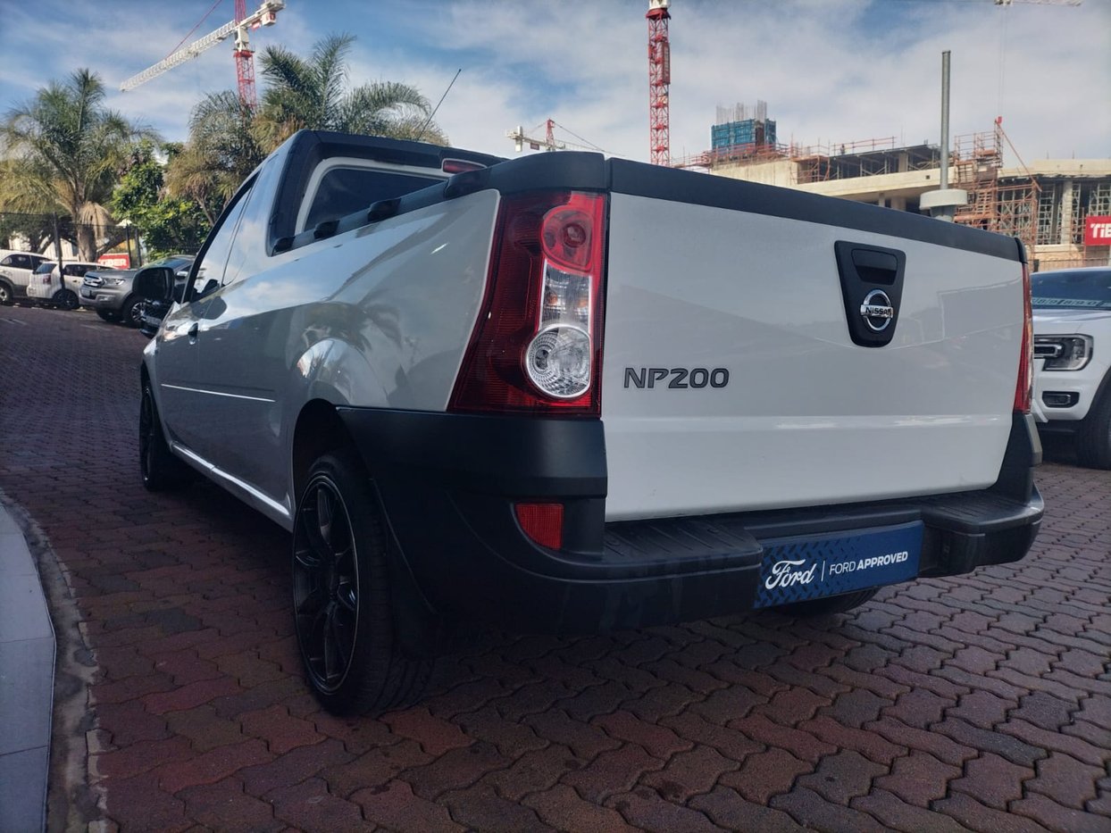 2023-nissan-np-200-np200-1-6i-pack-q2fytglzdgluzzo0ntq4oda-r229890