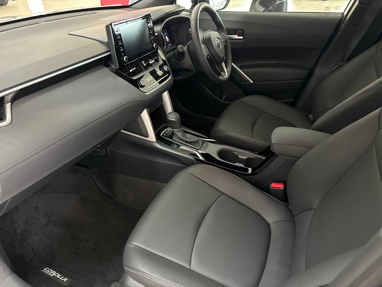 2024 Toyota Corolla Cross 1.8 XS Hybrid Q2FyTGlzdGluZzoyODA0MjE