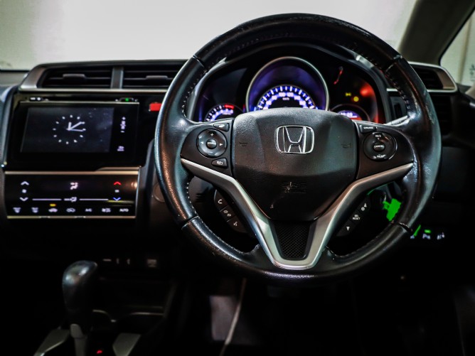 2015 Honda Jazz 1.5 Dynamic CVT Q2FyTGlzdGluZzozNzg3MTQ R179900