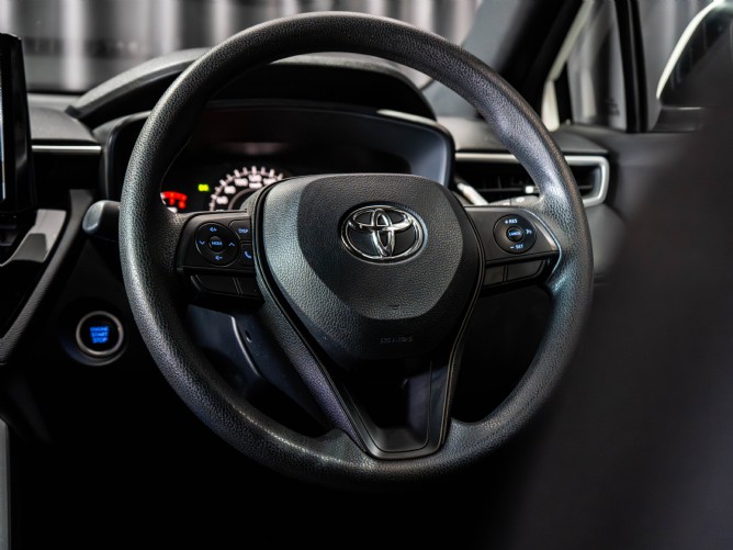 2022 Toyota Corolla Cross 1.8 XI Q2FyTGlzdGluZzo1MDQ1NDQ R299900