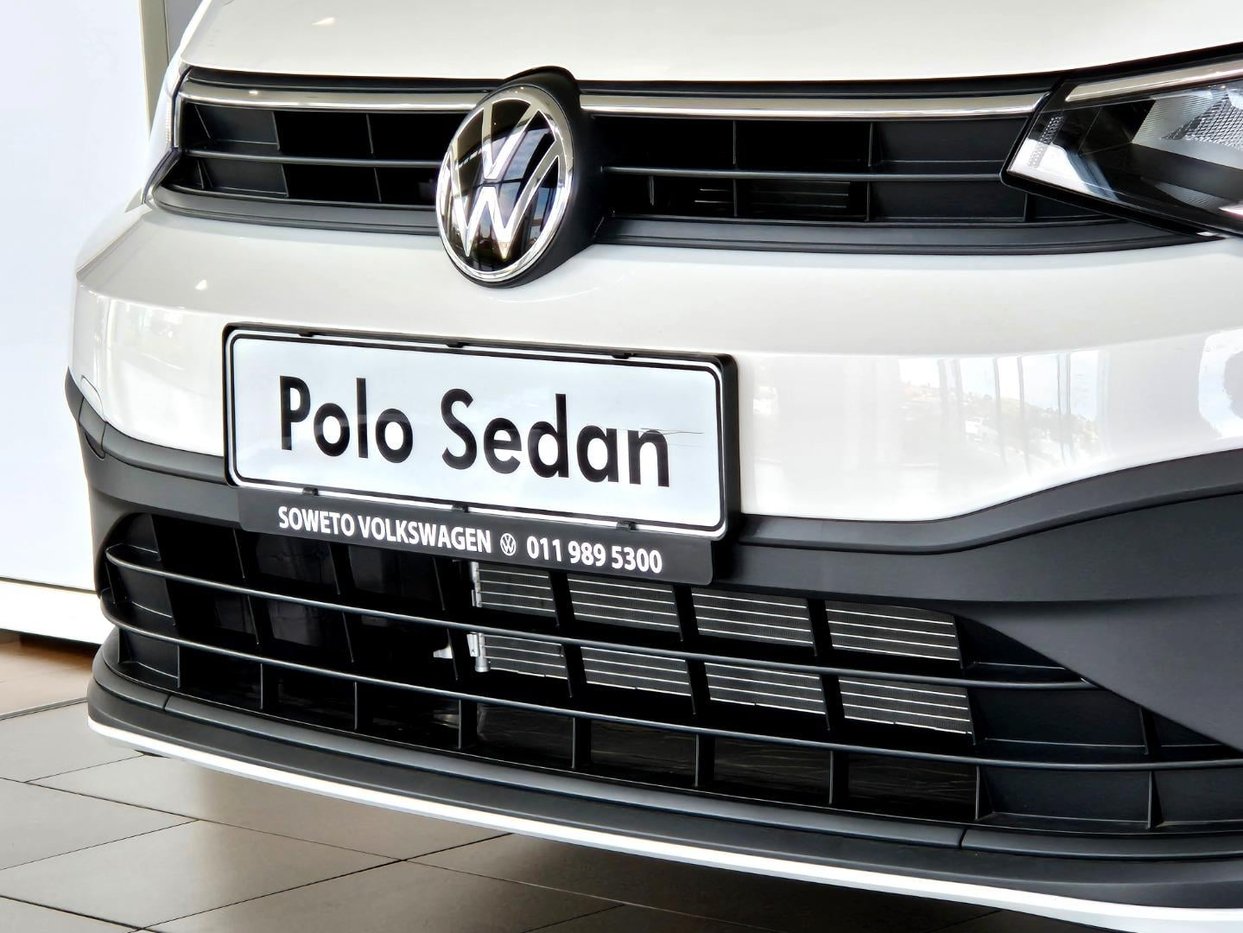 2025 Volkswagen VW Polo Sedan 1.6 Q2FyTGlzdGluZzo0Njc3ODA R339900