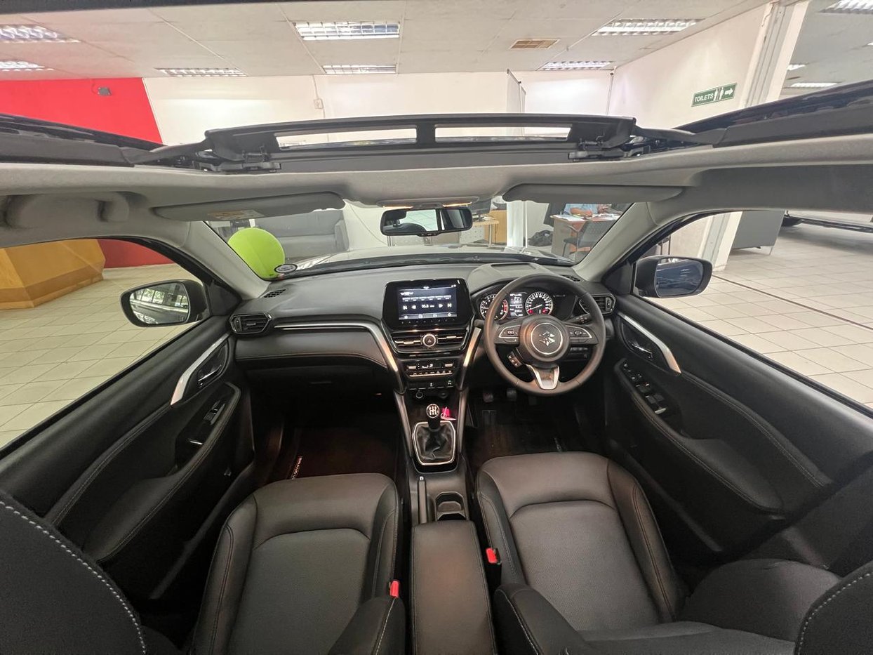 2023 Suzuki Grand Vitara 1.5 GLX Q2FyTGlzdGluZzozMTM5Njg R374500