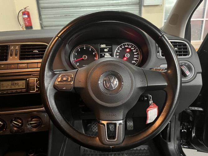 Interior Polo Volkswagen 2011 Model 2011 Volkswagen VW Polo 77 KW