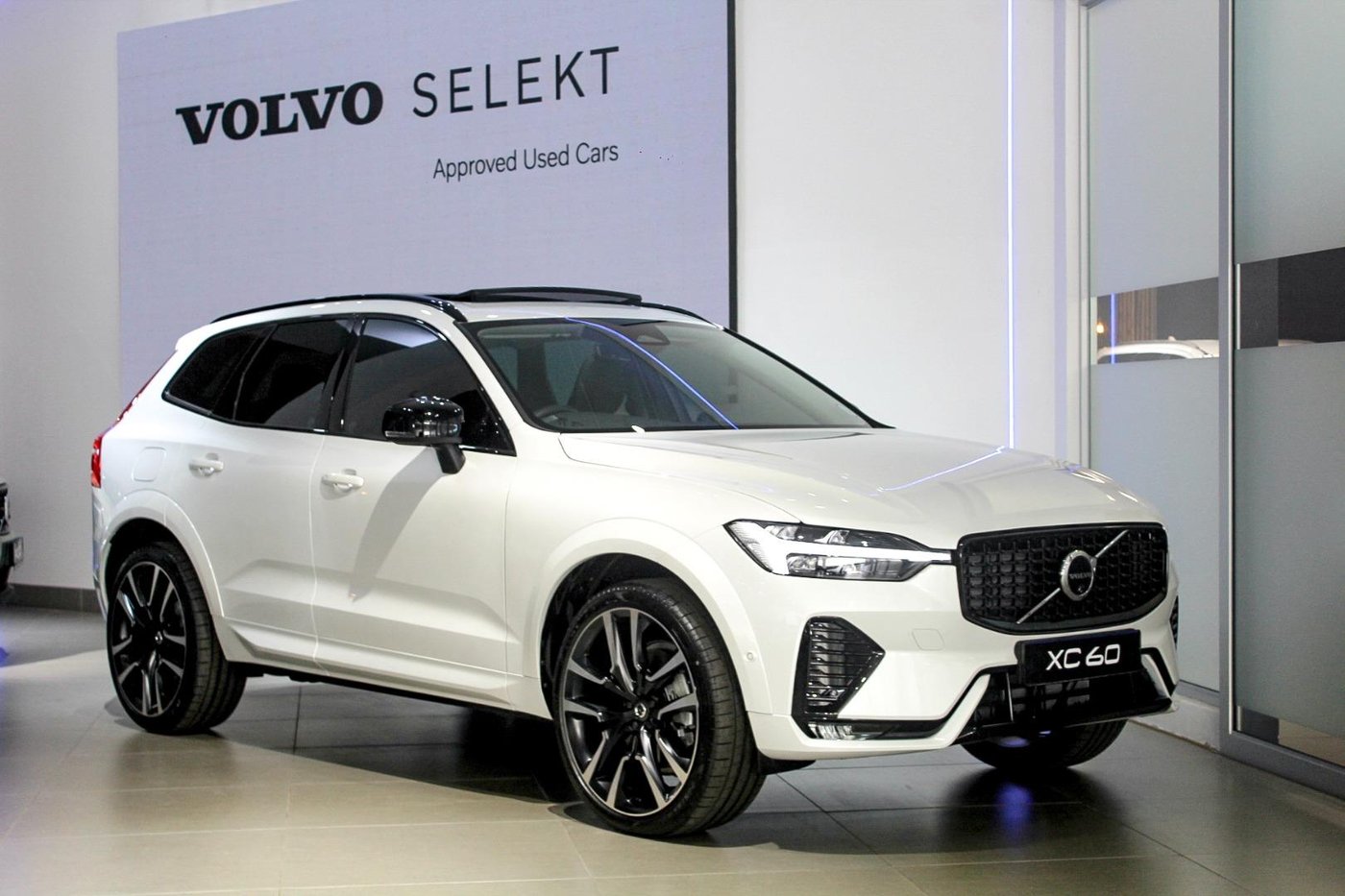 2024 Volvo XC60 T8 Black Edition | UK Review - PistonHeads UK, image size:1400x933