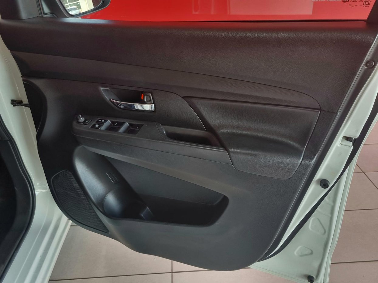2023 Toyota Rumion 1.5 SX Q2FyTGlzdGluZzozNDAyMjM R299900 | Avo Auto
