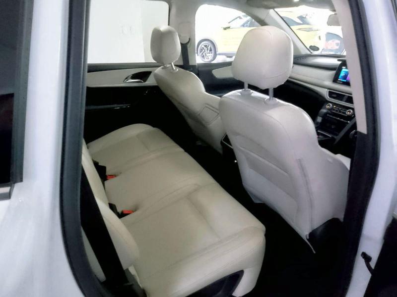 2023 Mahindra XUV 700 2.0 AX7L Auto 7 Seater Q2FyTGlzdGluZzo0NTYxNjc ...