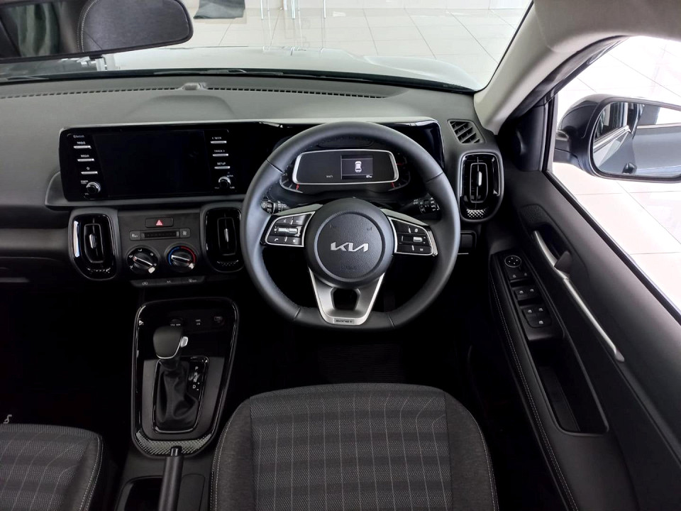 2024 Kia Sonet 1.0T EX Auto Q2FyTGlzdGluZzozNDM1OTY R336000 | Avo Auto