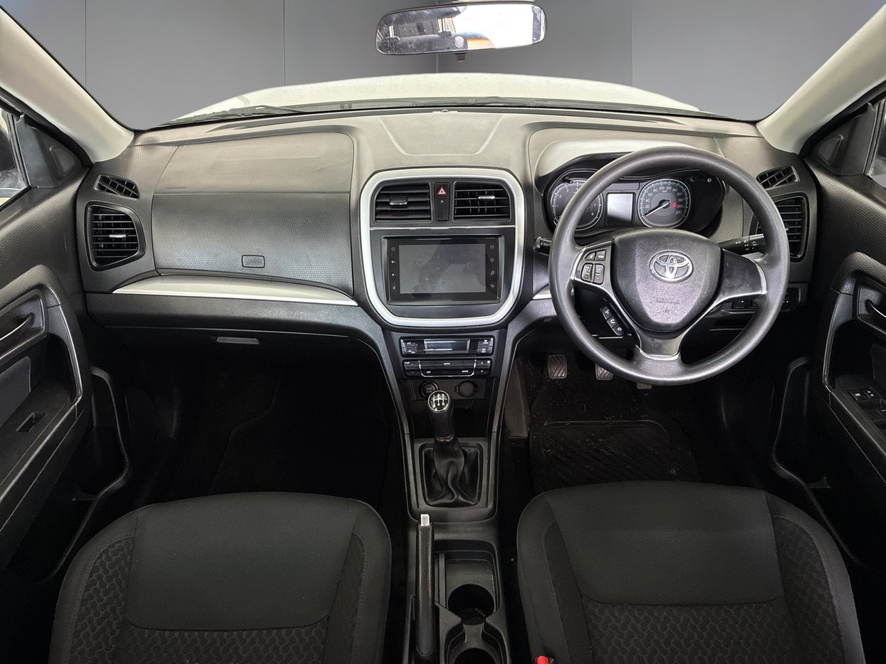 2022 Toyota Urban Cruiser 1.5 Xs Q2FyTGlzdGluZzo1ODIyODg R239900